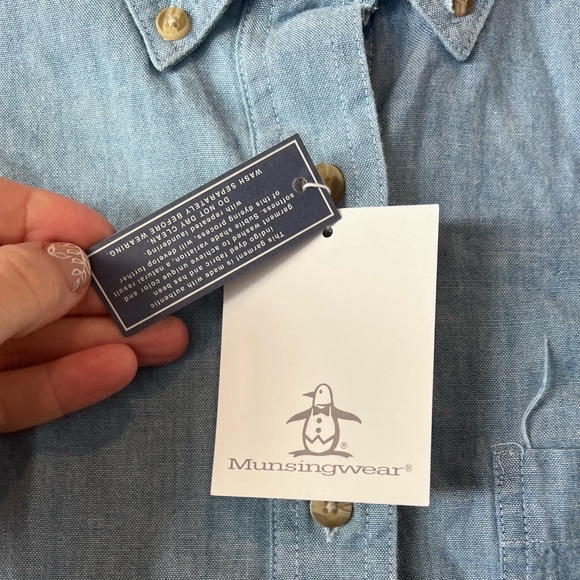 MUNSINGWEAR Penguin Button Down Top - Picture 5 of 12